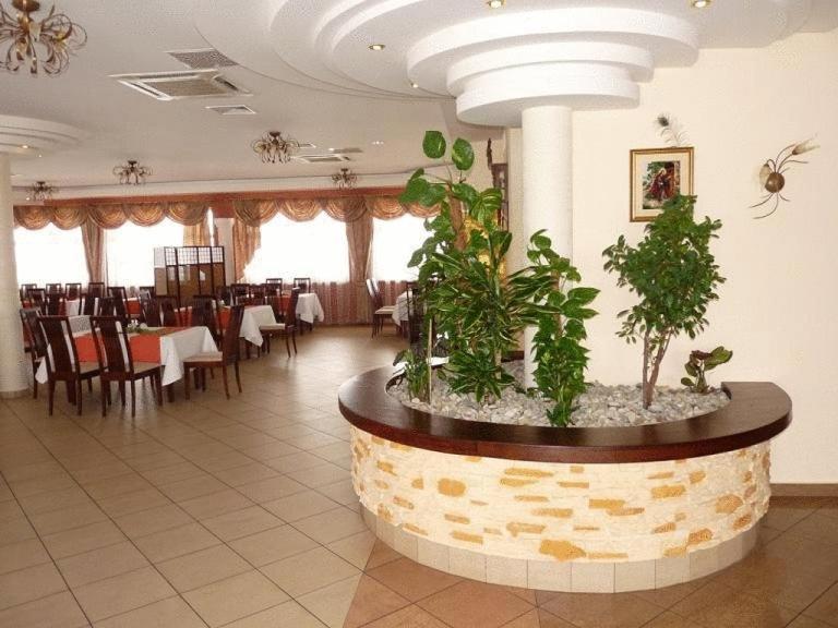 Zajazd Sokol Hotel Nienadowka Ngoại thất bức ảnh