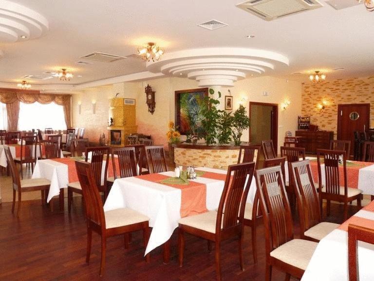 Zajazd Sokol Hotel Nienadowka Ngoại thất bức ảnh