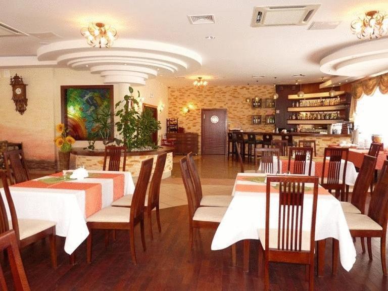 Zajazd Sokol Hotel Nienadowka Ngoại thất bức ảnh
