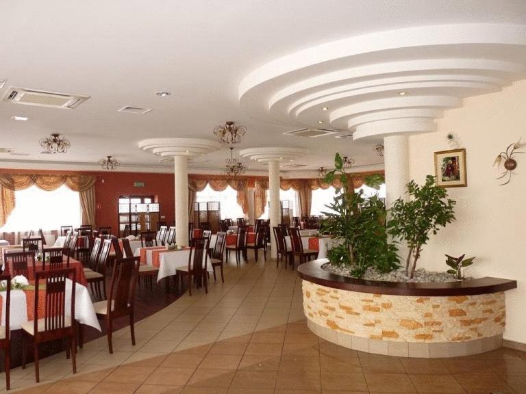 Zajazd Sokol Hotel Nienadowka Ngoại thất bức ảnh