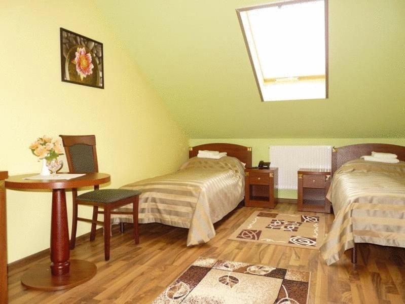 Zajazd Sokol Hotel Nienadowka Ngoại thất bức ảnh