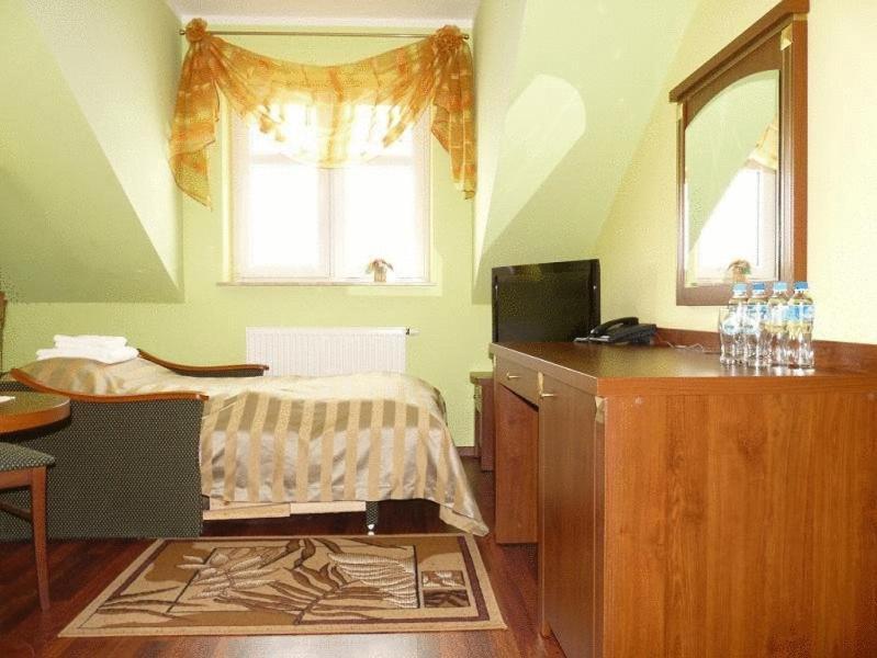 Zajazd Sokol Hotel Nienadowka Ngoại thất bức ảnh