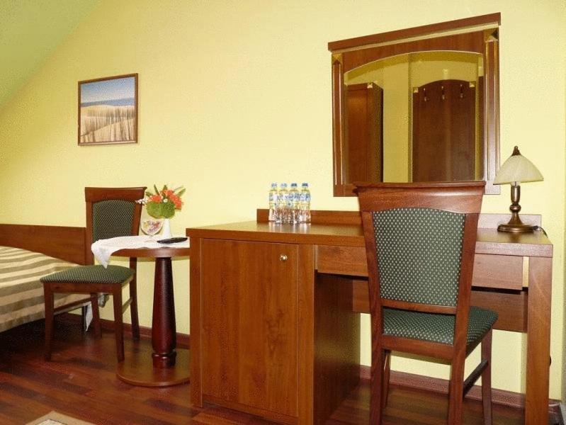 Zajazd Sokol Hotel Nienadowka Ngoại thất bức ảnh