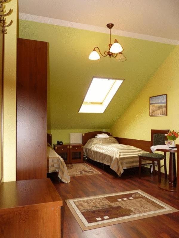 Zajazd Sokol Hotel Nienadowka Ngoại thất bức ảnh