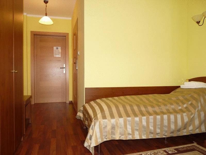 Zajazd Sokol Hotel Nienadowka Ngoại thất bức ảnh