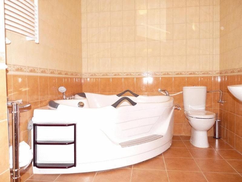 Zajazd Sokol Hotel Nienadowka Ngoại thất bức ảnh