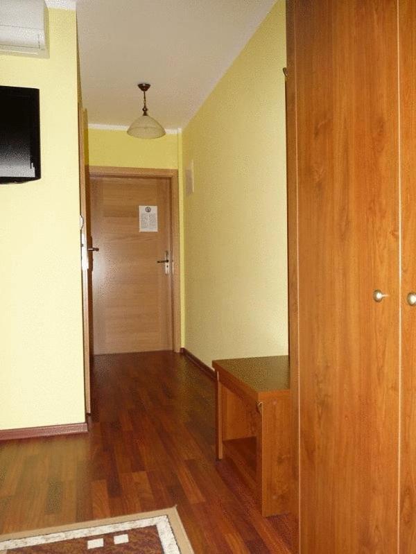 Zajazd Sokol Hotel Nienadowka Ngoại thất bức ảnh