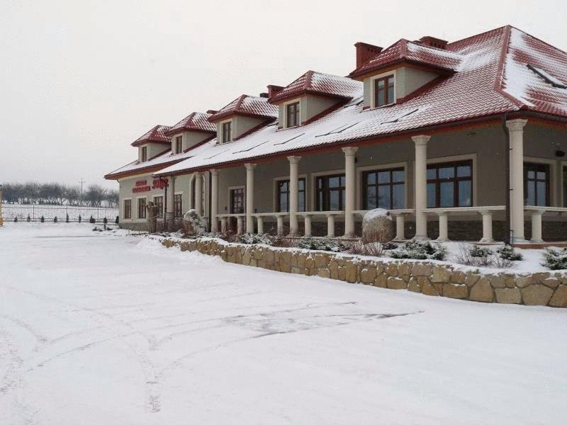 Zajazd Sokol Hotel Nienadowka Ngoại thất bức ảnh