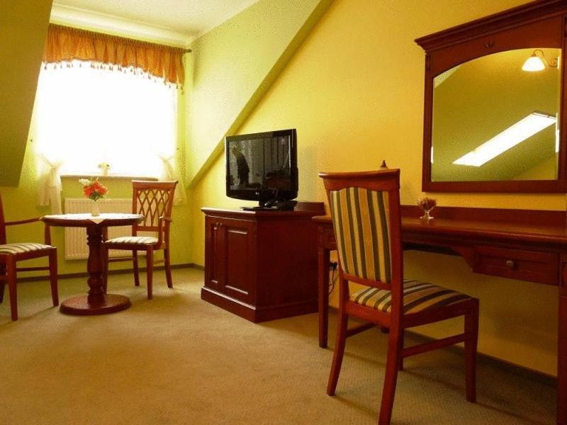 Zajazd Sokol Hotel Nienadowka Phòng bức ảnh